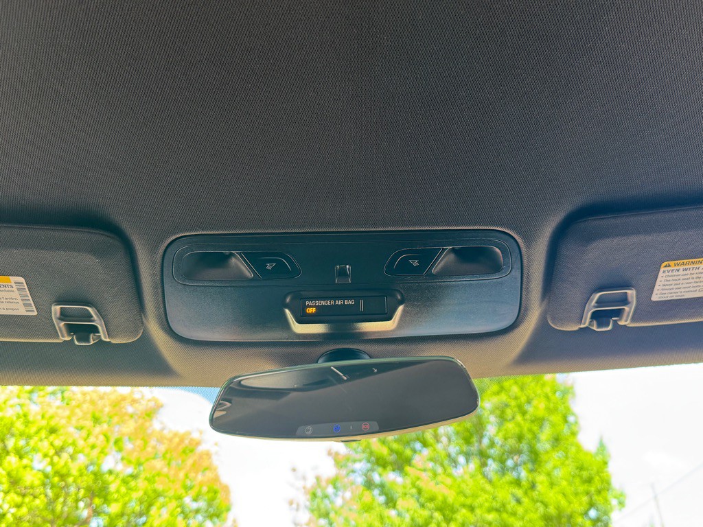 2017 Chevrolet Camaro Image 20