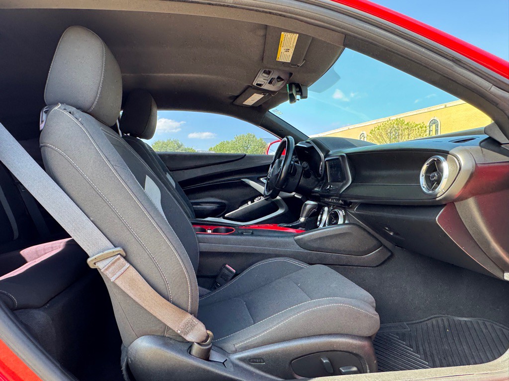 2017 Chevrolet Camaro Image 23