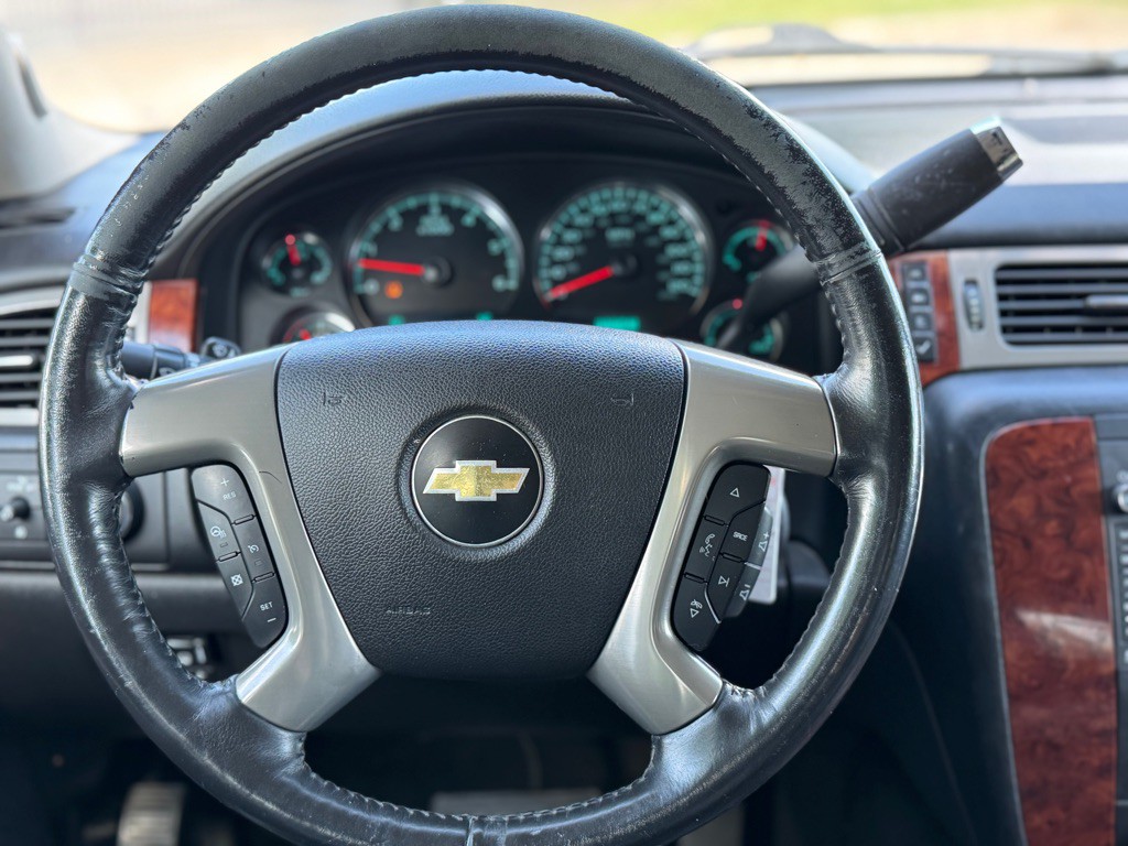 2012 Chevrolet Avalanche Image 12