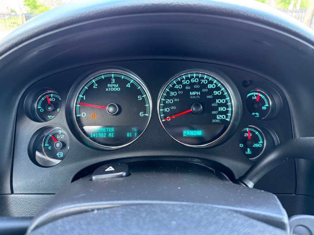 2012 Chevrolet Avalanche Image 17