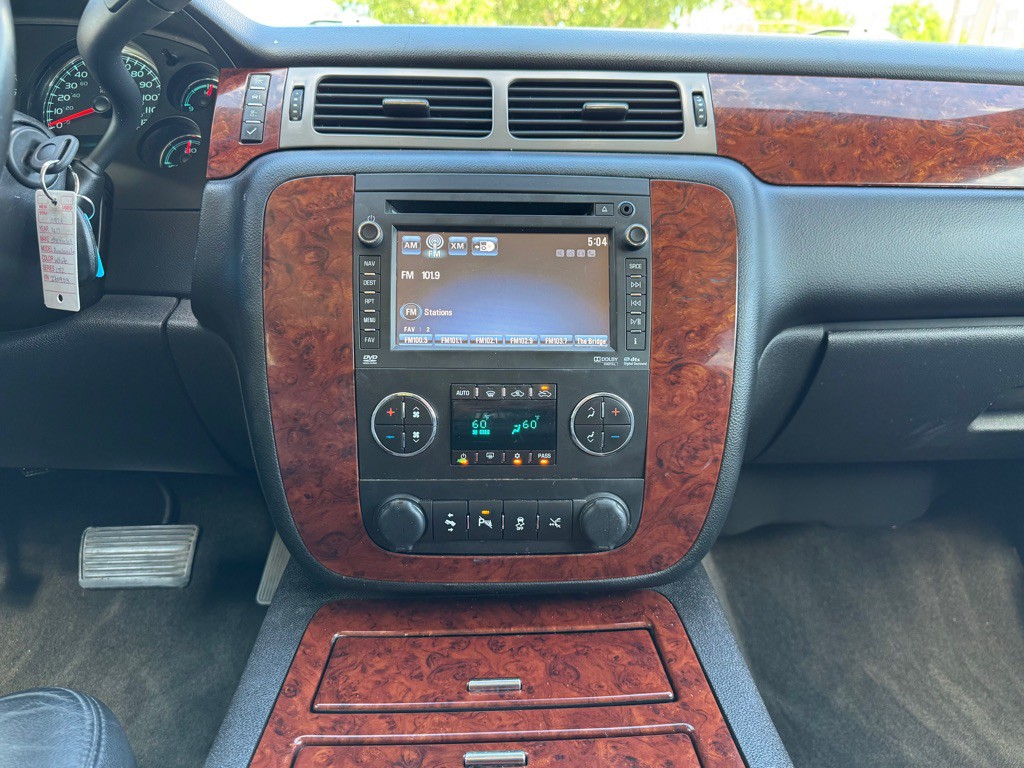 2012 Chevrolet Avalanche Image 19