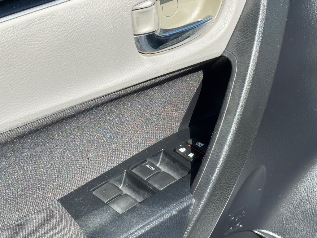 2018 Toyota Corolla Image 6