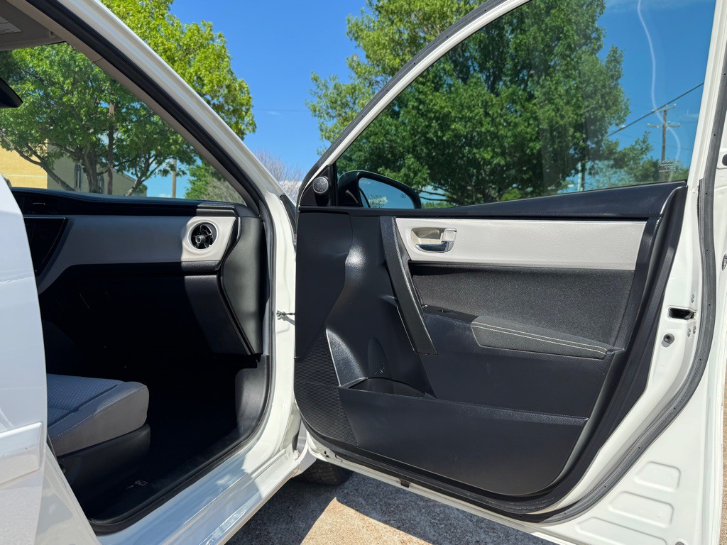 2018 Toyota Corolla Image 25