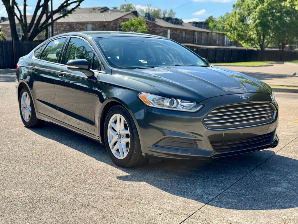 2015 Ford Fusion Image 2