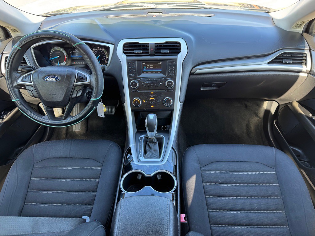 2015 Ford Fusion Image 16