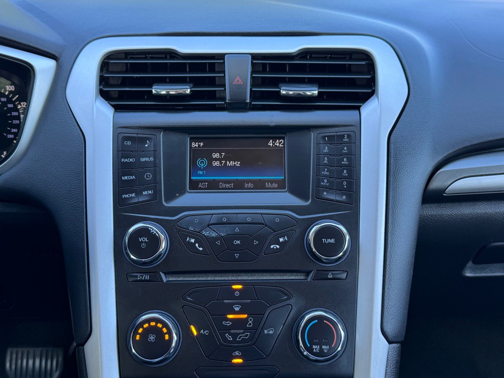 2015 Ford Fusion Image 18