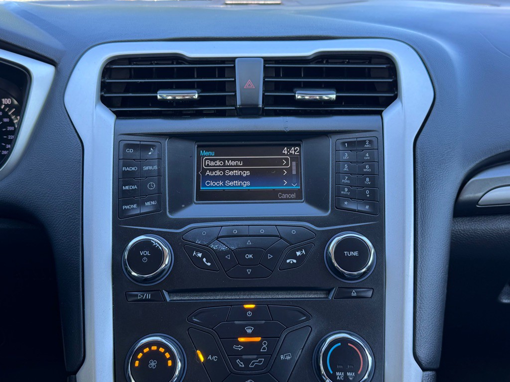 2015 Ford Fusion Image 19