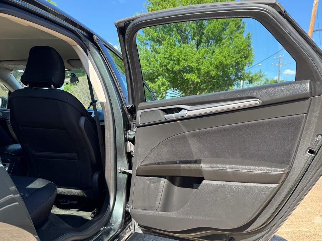 2015 Ford Fusion Image 24