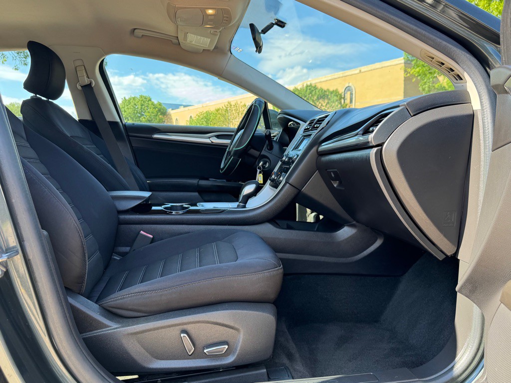 2015 Ford Fusion Image 27