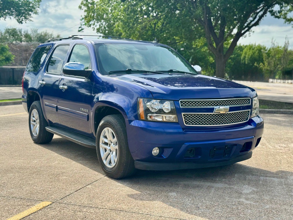 2010 Chevrolet Tahoe Image 2
