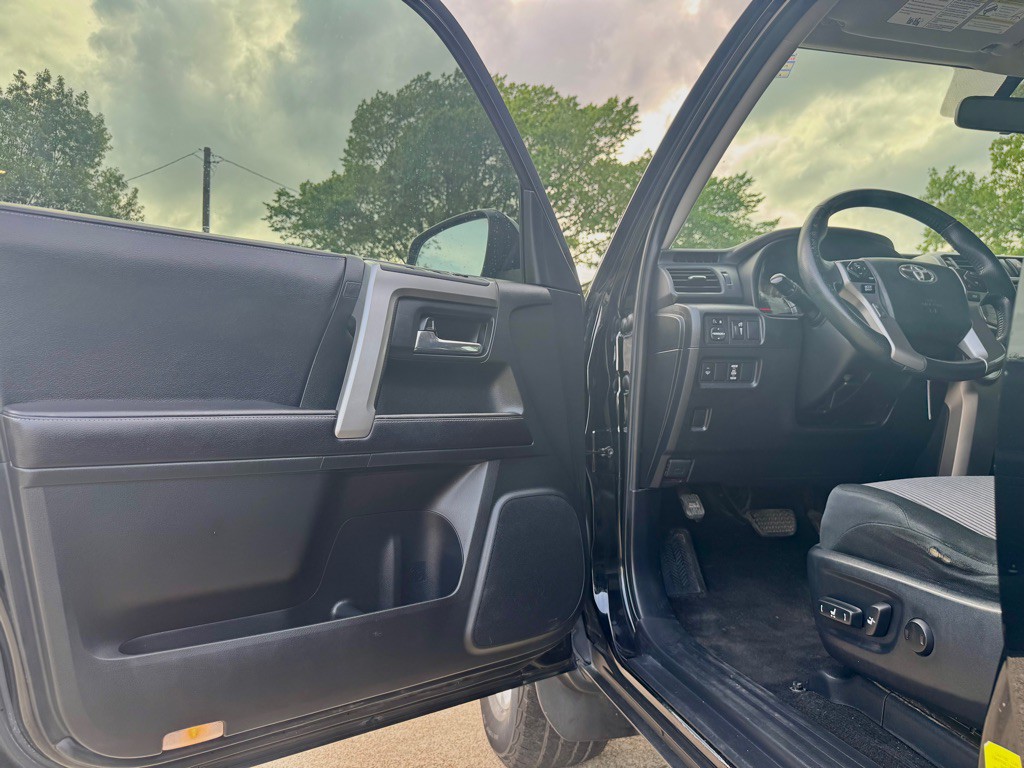 2017 Toyota 4Runner Image 5