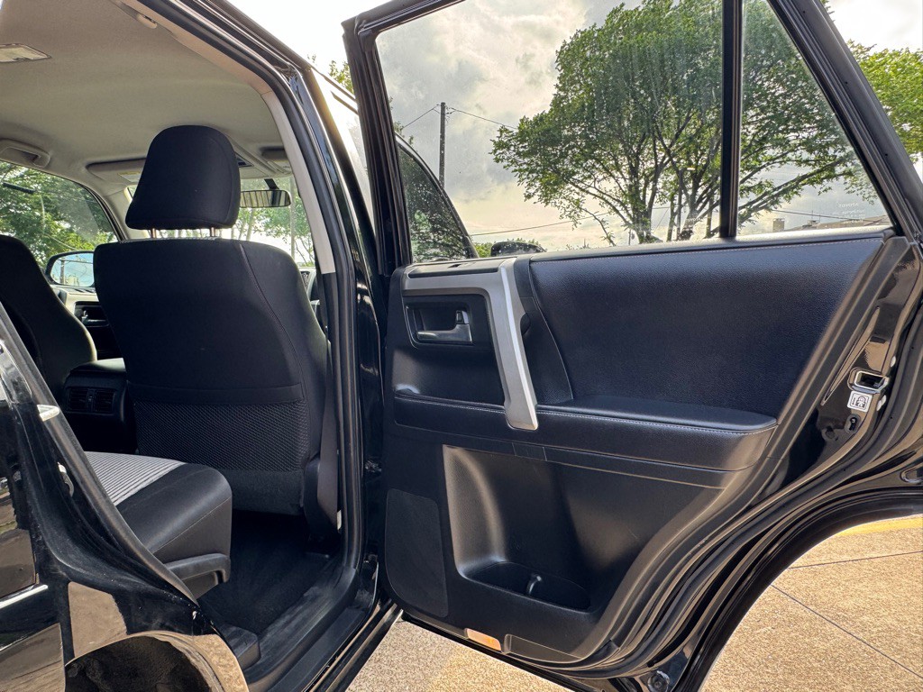 2017 Toyota 4Runner Image 26
