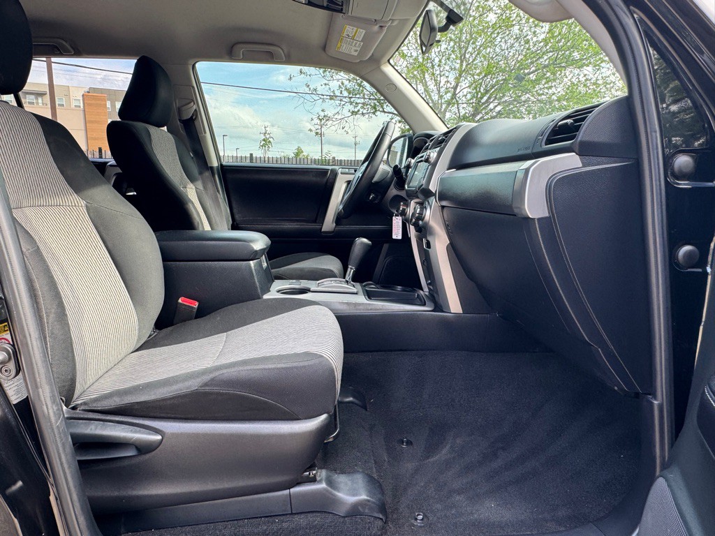 2017 Toyota 4Runner Image 29