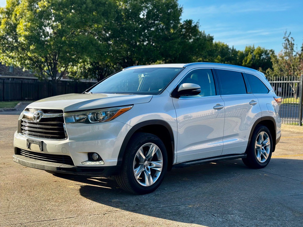 2015 Toyota Highlander Image 1