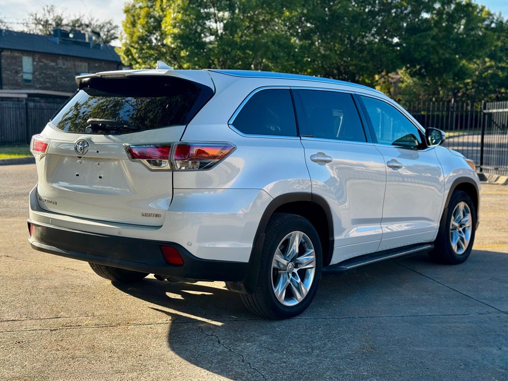 2015 Toyota Highlander Image 3