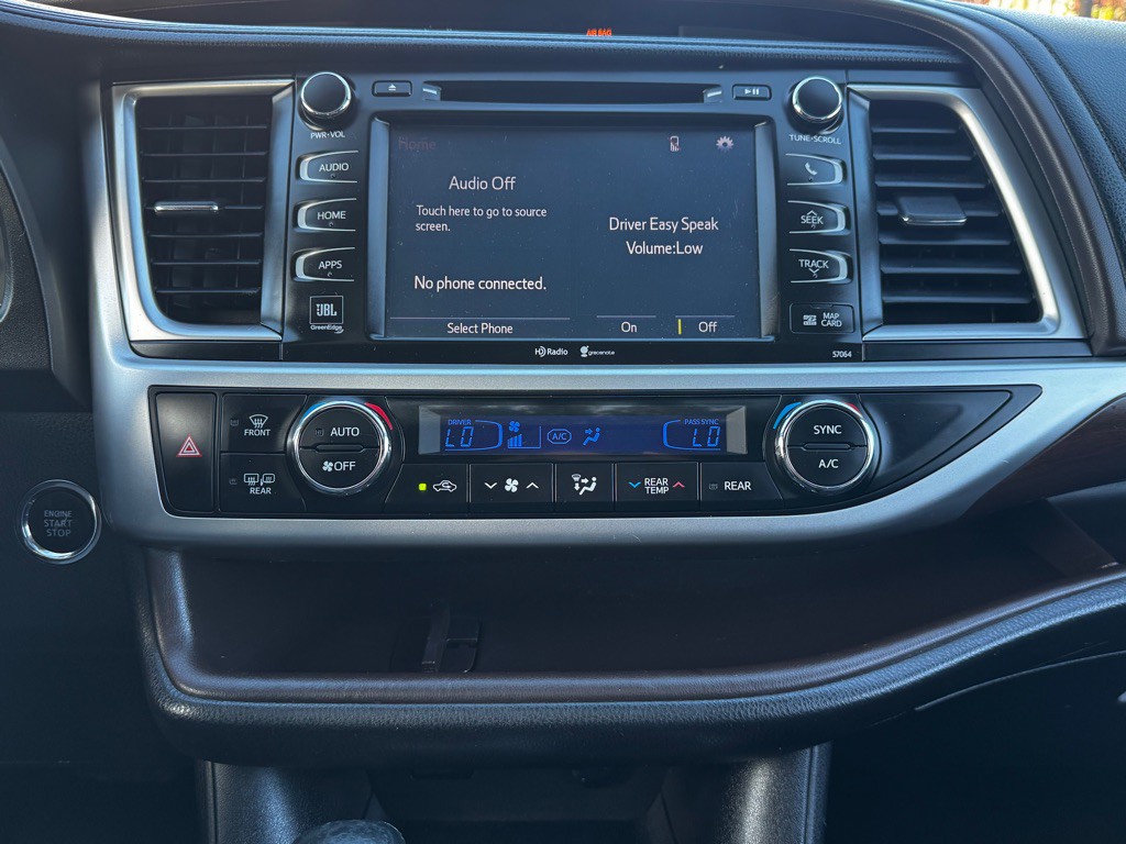 2015 Toyota Highlander Image 17