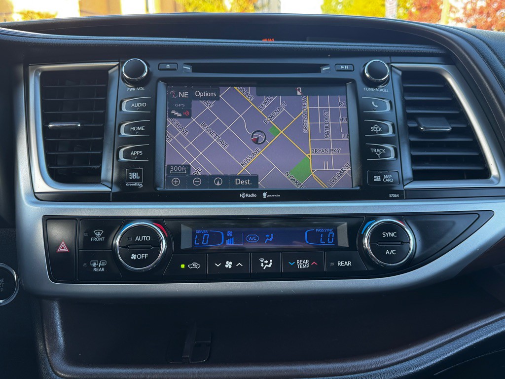 2015 Toyota Highlander Image 20
