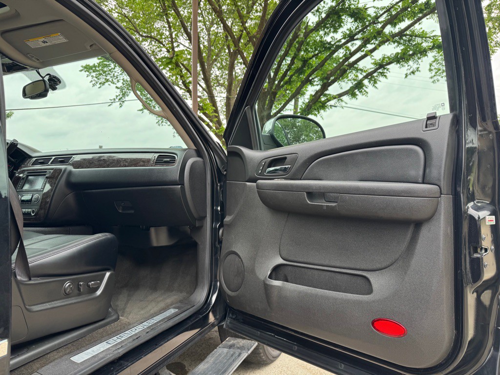 2009 Chevrolet Tahoe Image 32