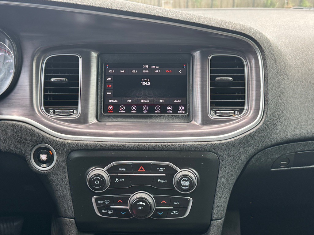 2018 Dodge Charger Image 16