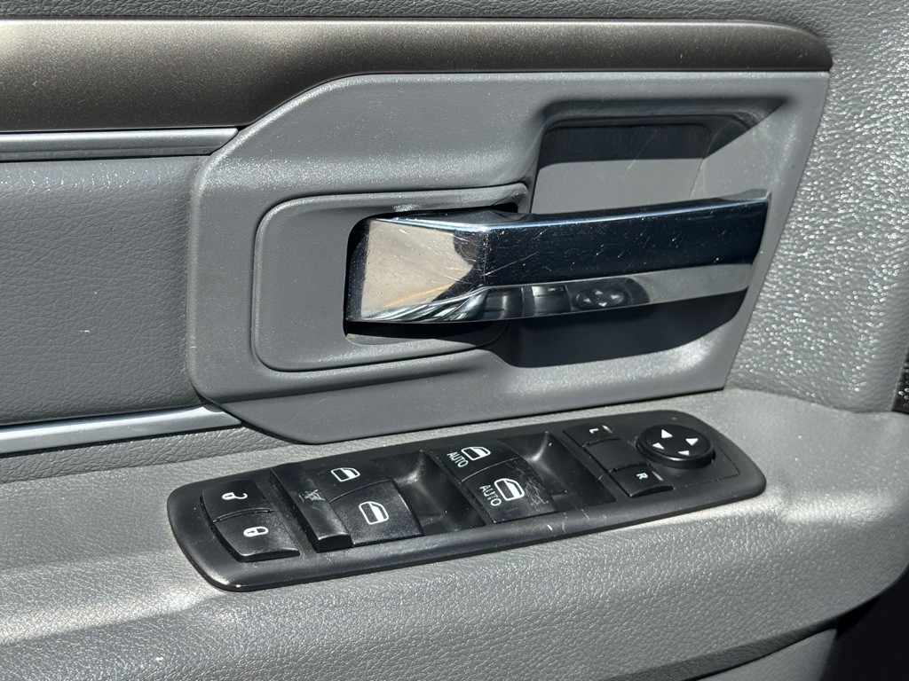 2016 RAM 1500 Image 6