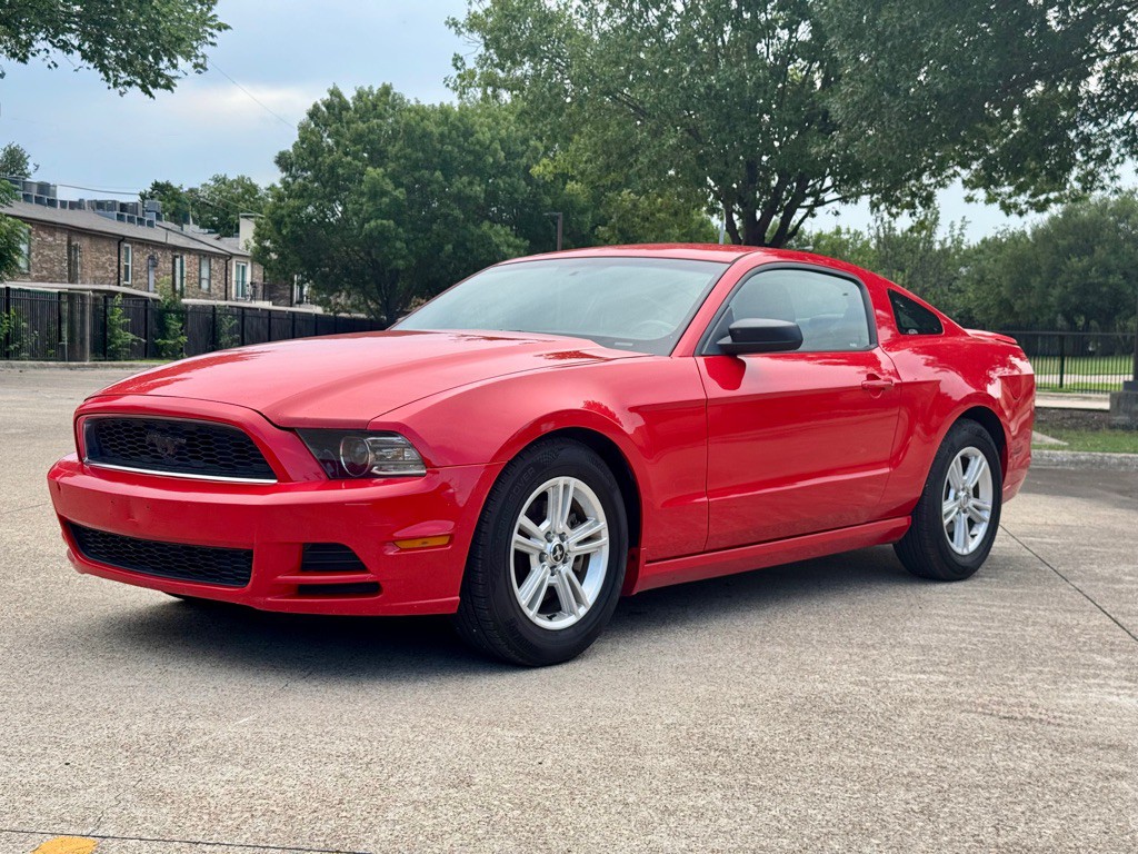 2013 Ford Mustang Image 1