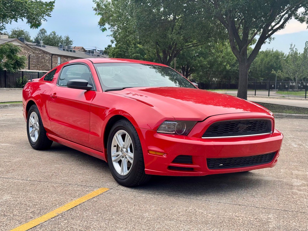 2013 Ford Mustang Image 2