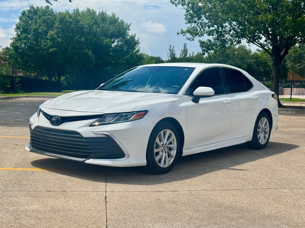 2021 Toyota Camry Image 1