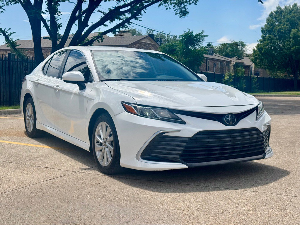 2021 Toyota Camry Image 2
