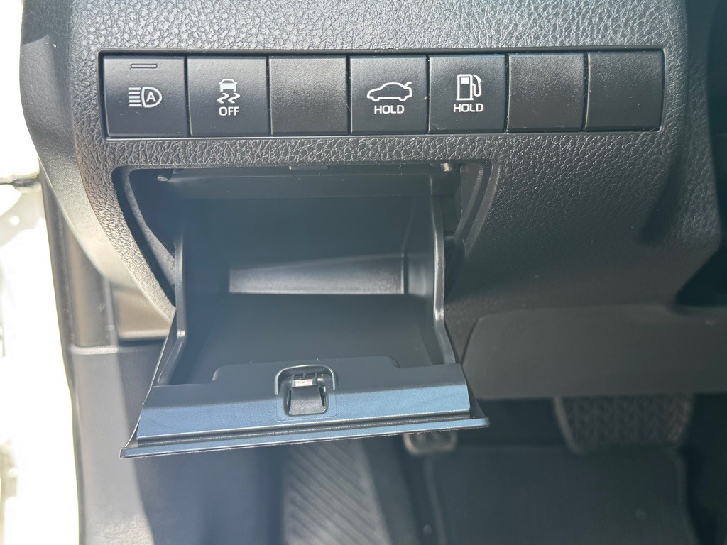 2021 Toyota Camry Image 9