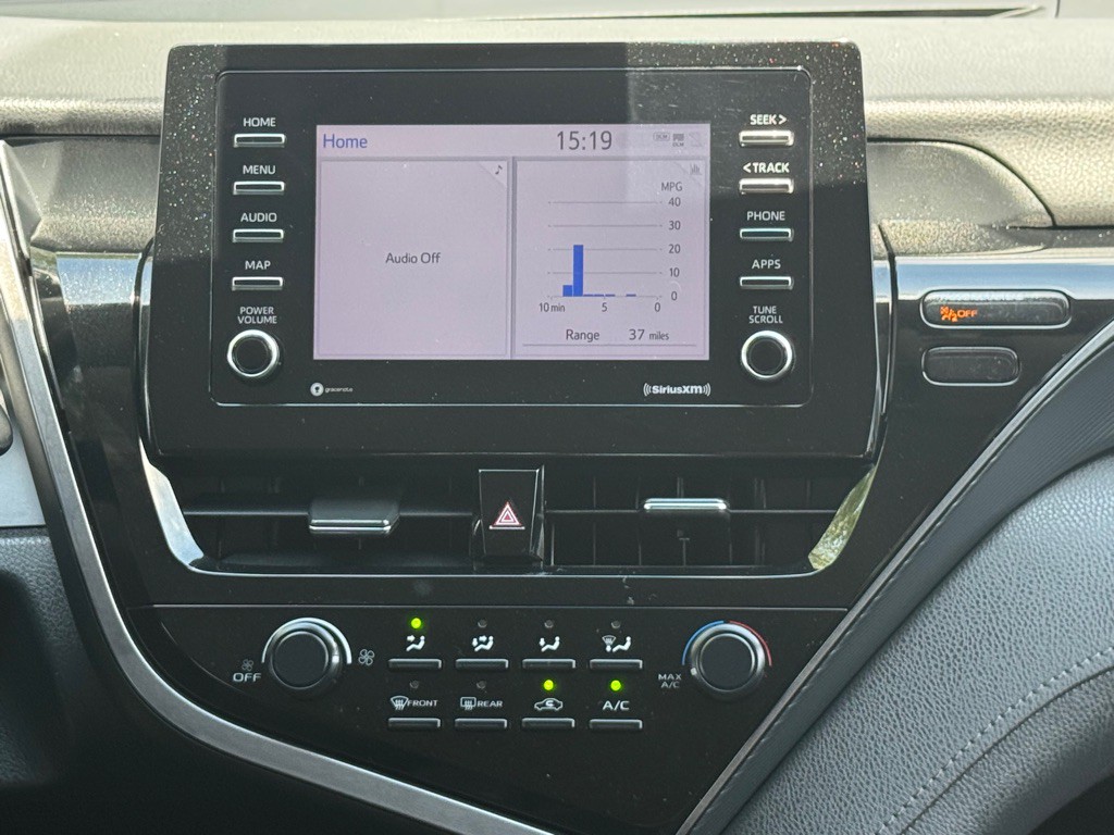 2021 Toyota Camry Image 17