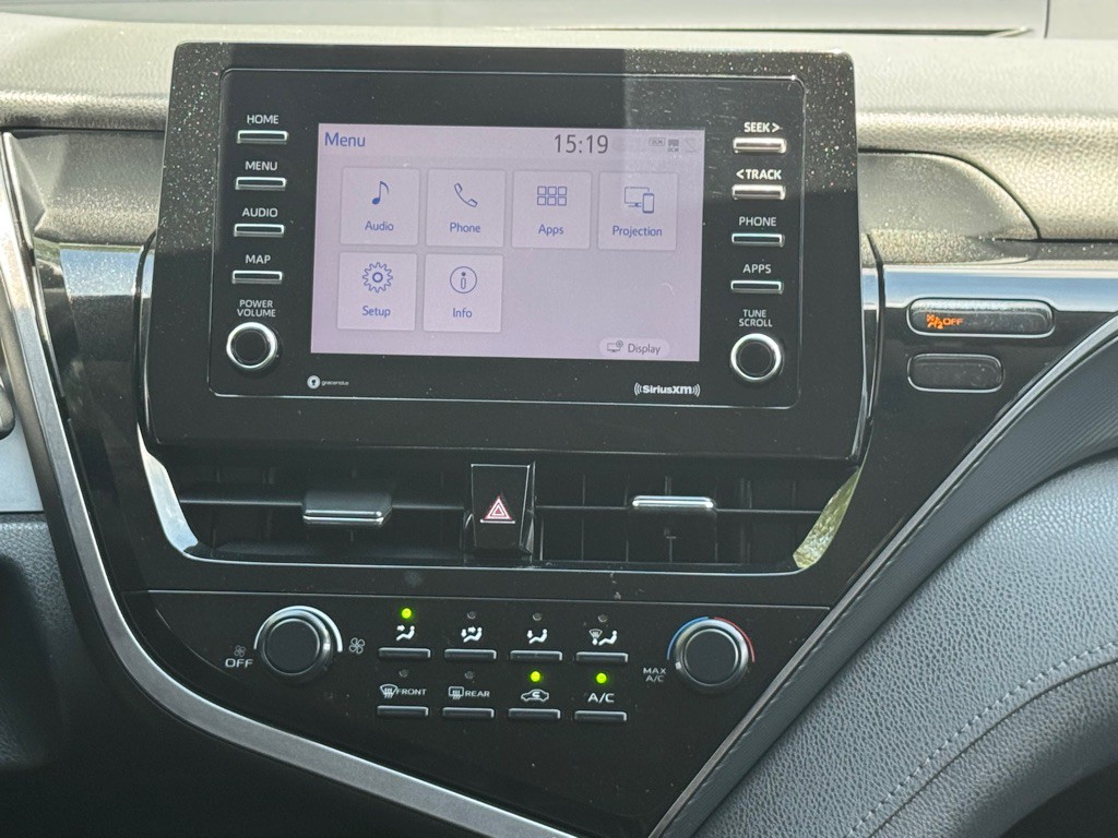 2021 Toyota Camry Image 18