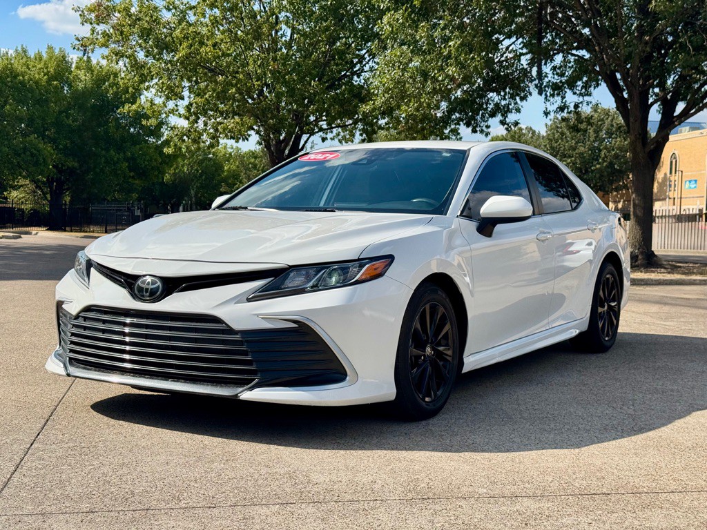 2021 Toyota Camry Image 1