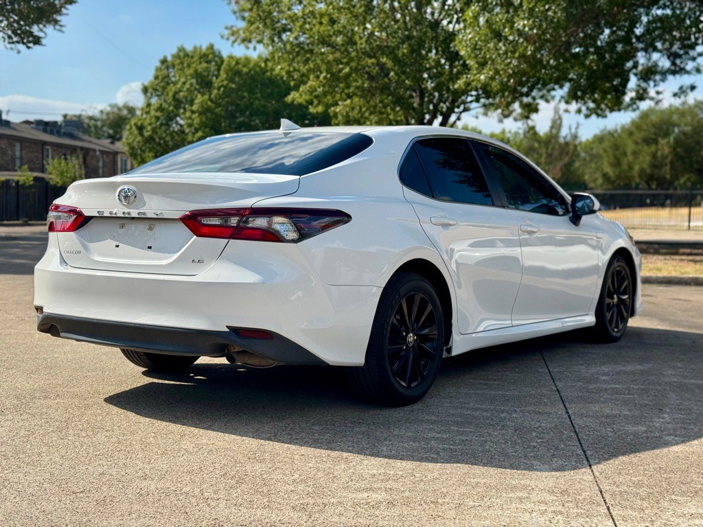 2021 Toyota Camry Image 3