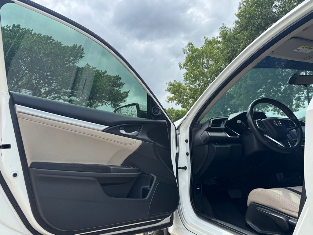 2018 Honda Civic Image 6