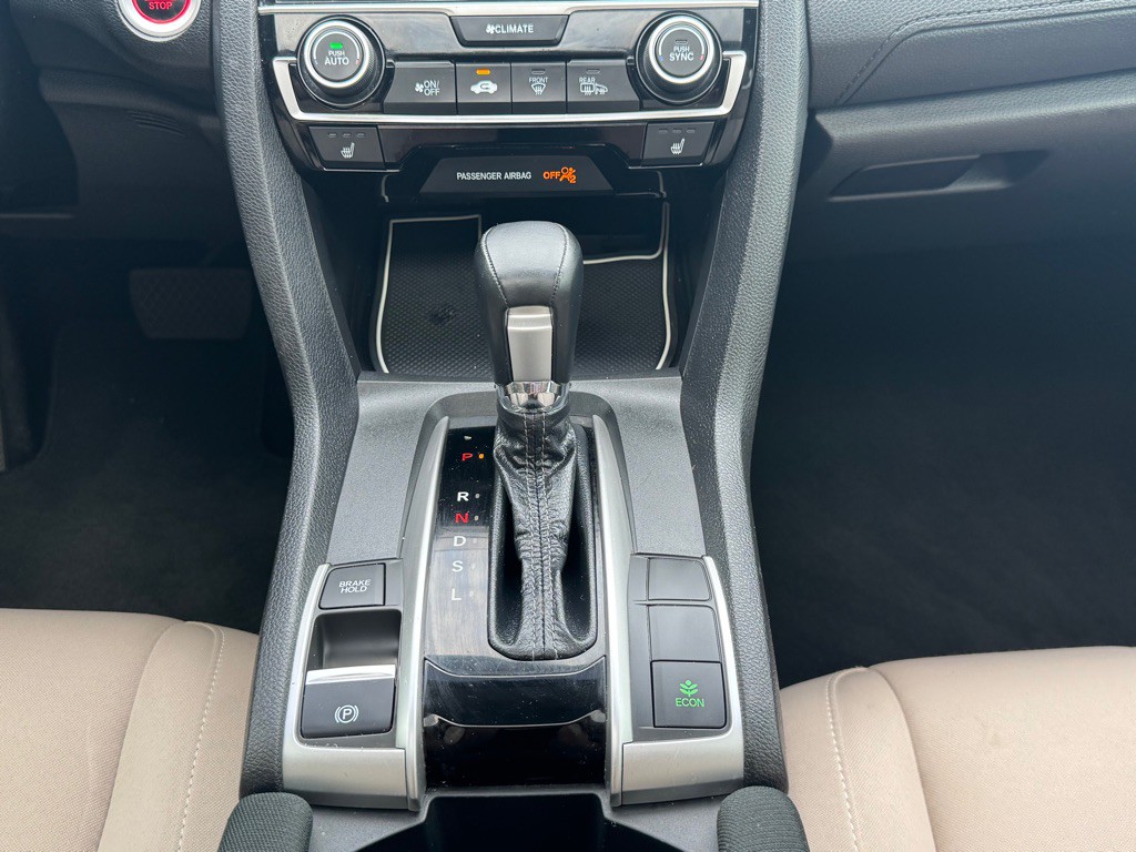 2018 Honda Civic Image 17