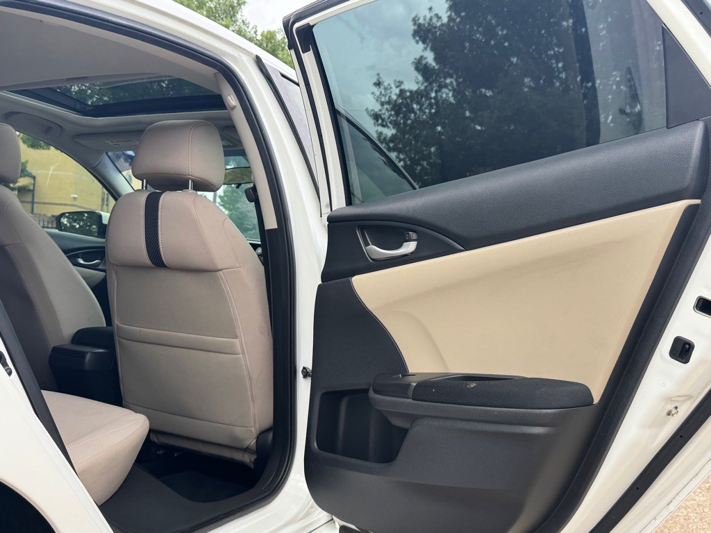 2018 Honda Civic Image 25