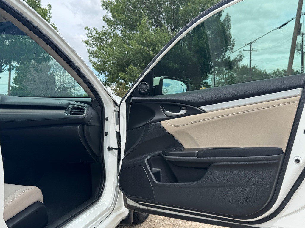 2018 Honda Civic Image 27