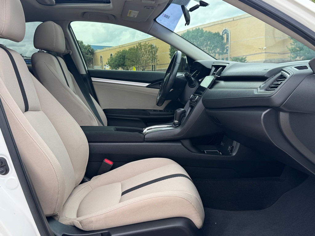 2018 Honda Civic Image 28