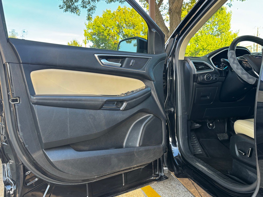 2016 Ford Edge Image 5