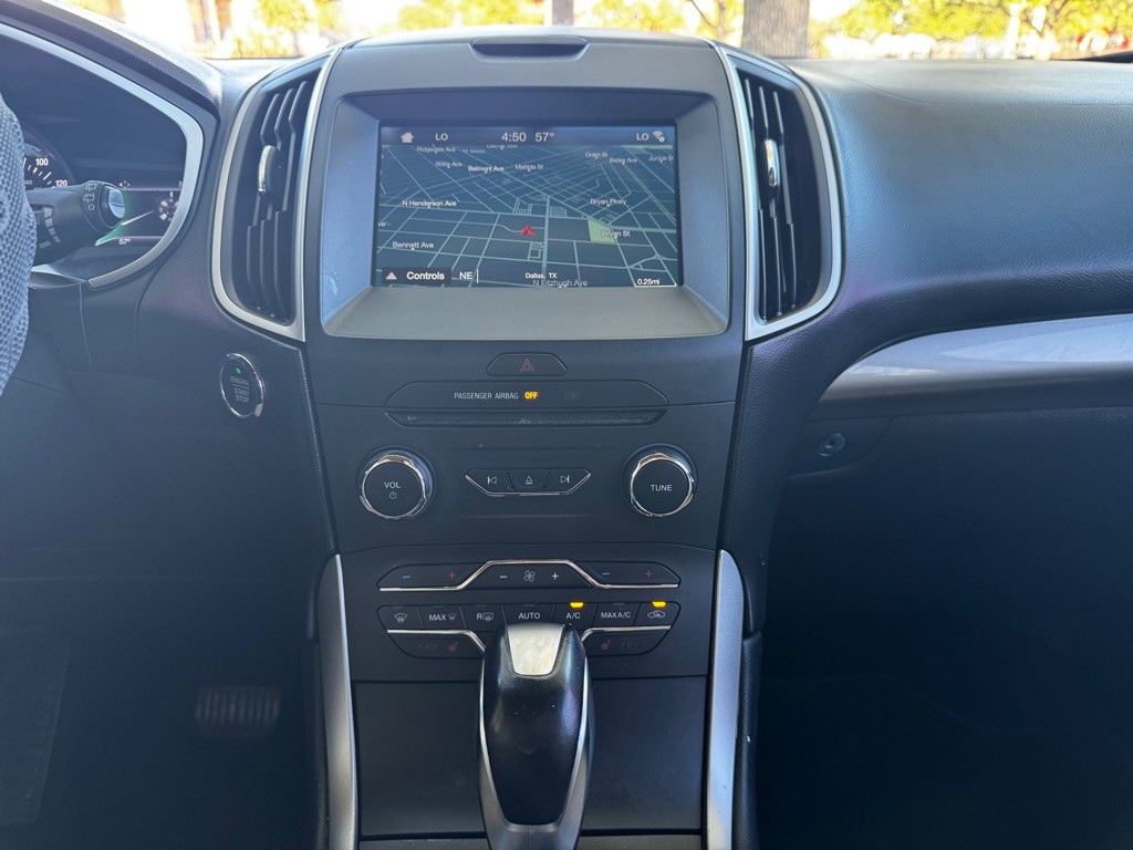 2016 Ford Edge Image 18