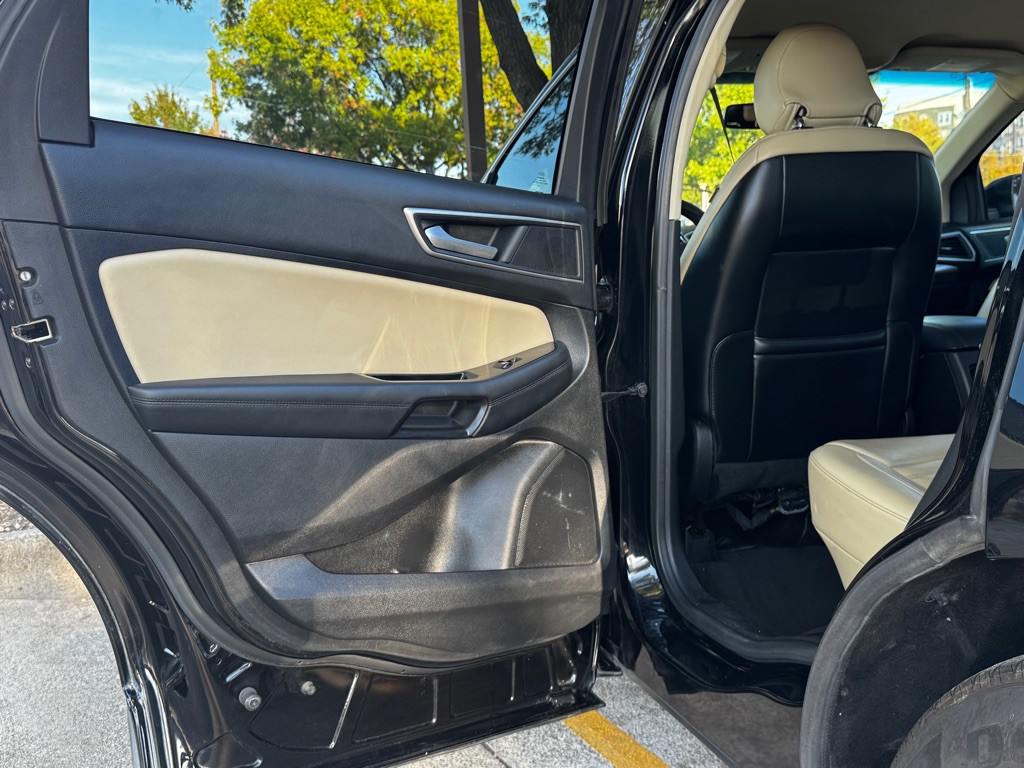2016 Ford Edge Image 24