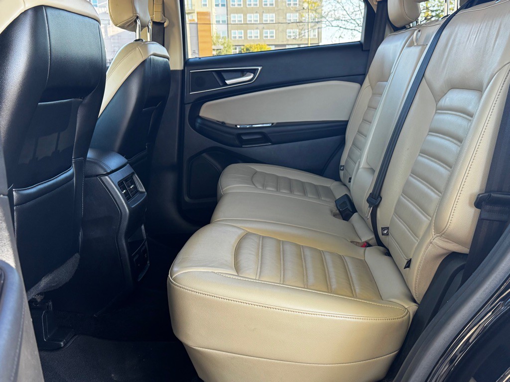 2016 Ford Edge Image 25