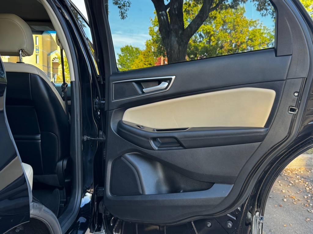 2016 Ford Edge Image 26