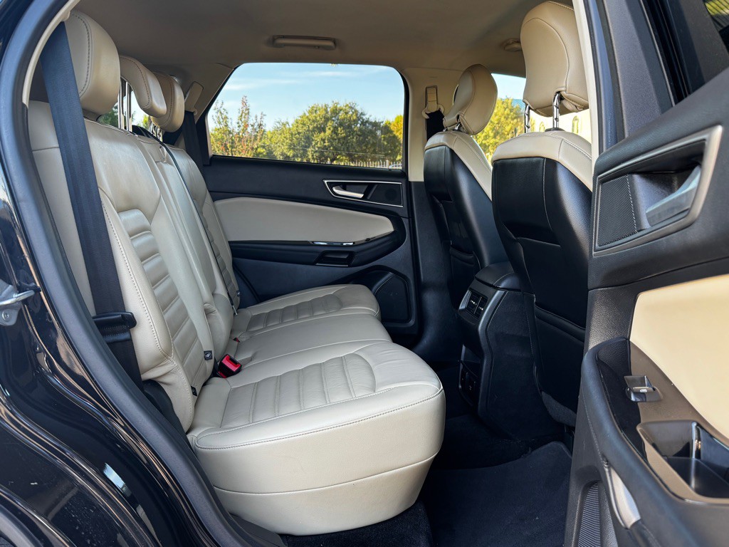 2016 Ford Edge Image 27