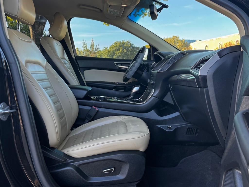 2016 Ford Edge Image 29