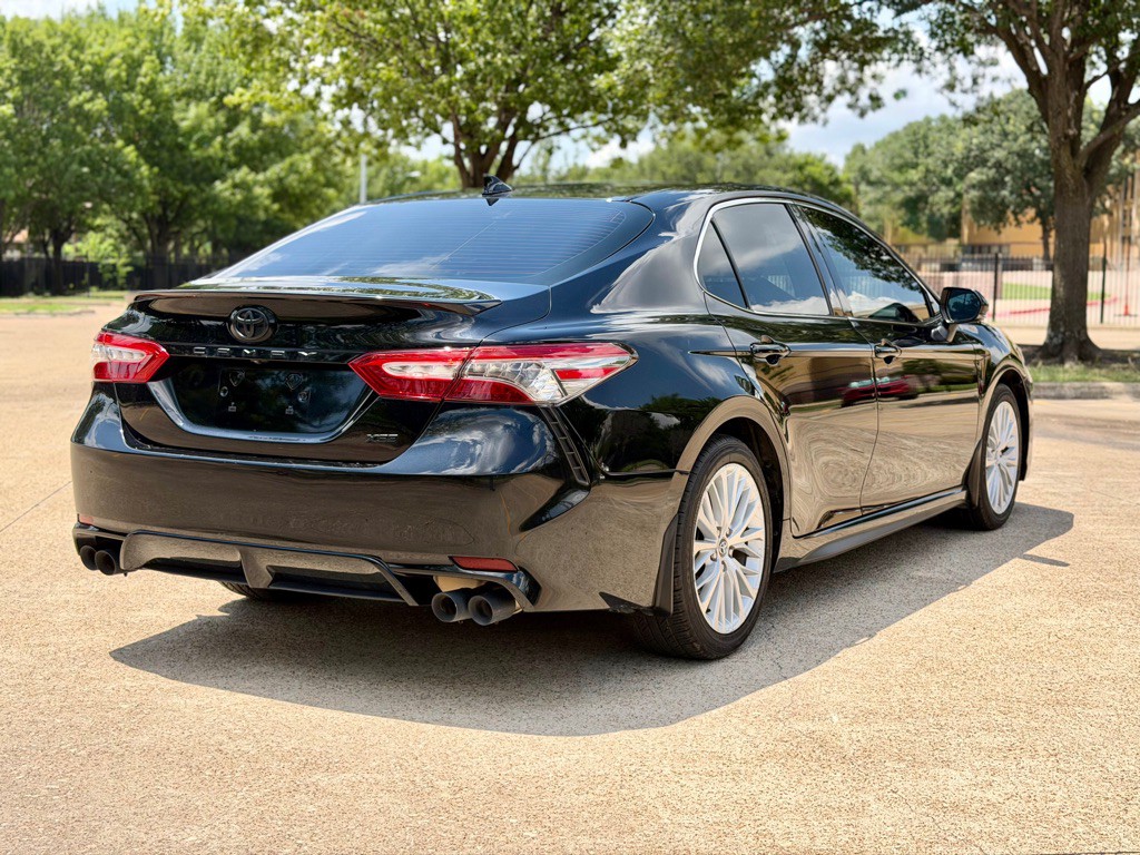 2019 Toyota Camry Image 3