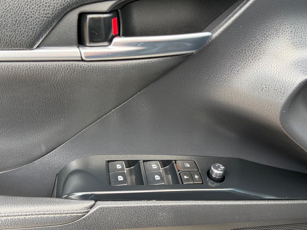 2019 Toyota Camry Image 6