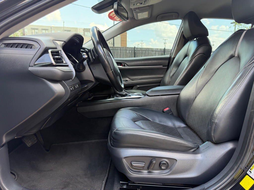 2019 Toyota Camry Image 8
