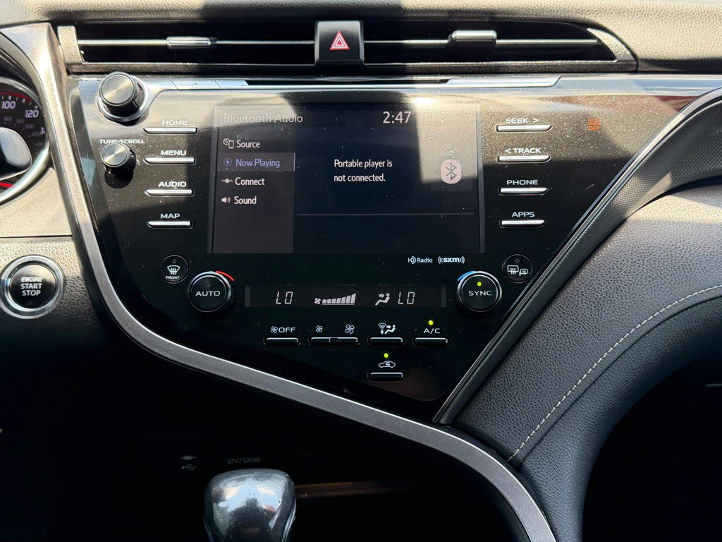 2019 Toyota Camry Image 20