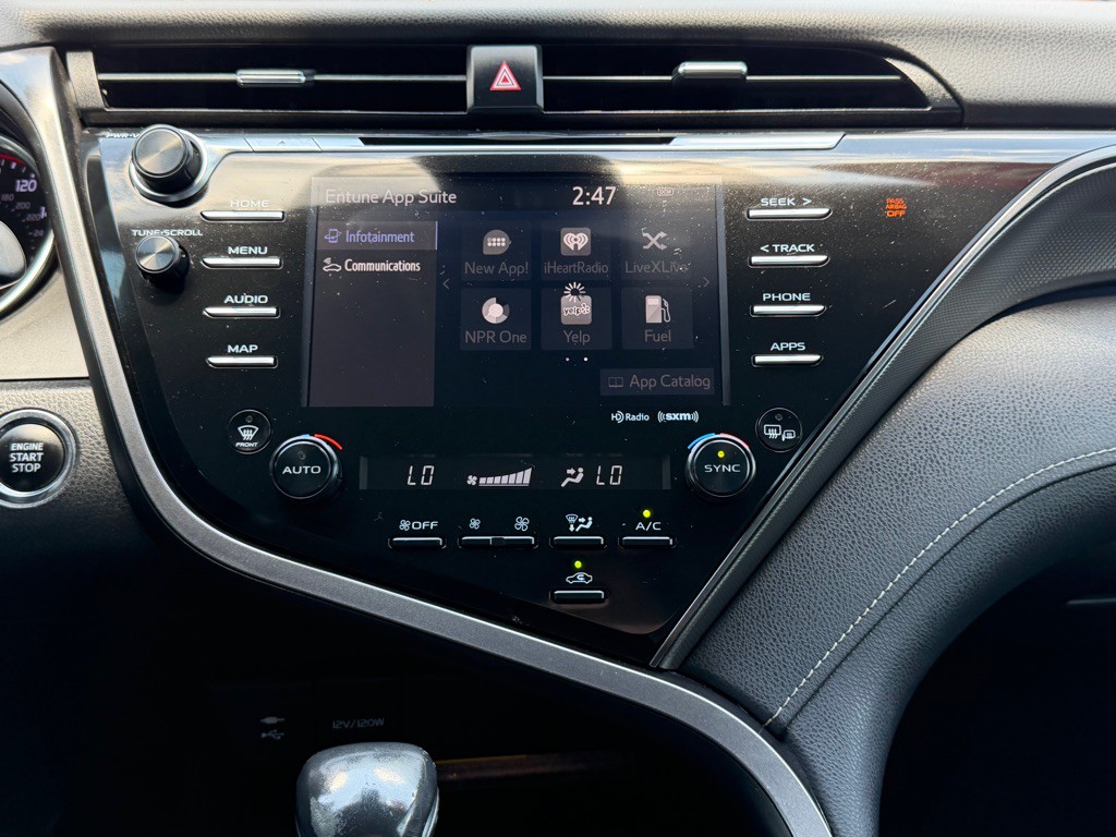 2019 Toyota Camry Image 21